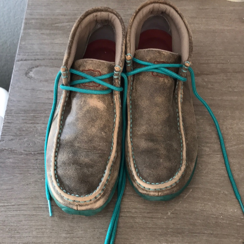 Women’s size 6M twisted X shoes